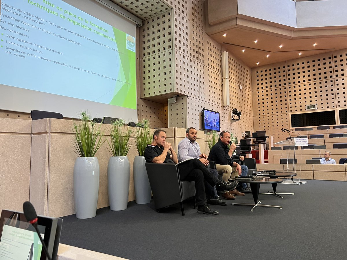 Fiers d’accueillir la journée du syndicalisme économique agricole à <a href="/paysdelaloire/">Pays de la Loire</a>
👏🏻 <a href="/FNSEA44/">FNSEA44</a> <a href="/FDSEAVendee/">FDSEA Vendée</a> <a href="/FRSEA_PDL/">FRSEA_PdeL</a> pour l’organisation de ces échanges riches avec le réseau <a href="/FNSEA/">La FNSEA</a>
👉partager des valeurs justes et rémunératrices pour les producteurs
<a href="/JusteDeLA/">Juste de Loire Atlantique</a> <a href="/JusteEtVendeen/">Juste et Vendéen</a>