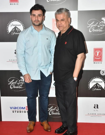 PiictureNKraft's tweet image. Ramesh Taurani, Kumar Taurani and Girish Taurani attended the premier of Laal Singh Chadha.

#RameshTaurani #TipsMusic #KumarTaurani #GirishTaurani #LaalSinghChadha #Premier #Spotted