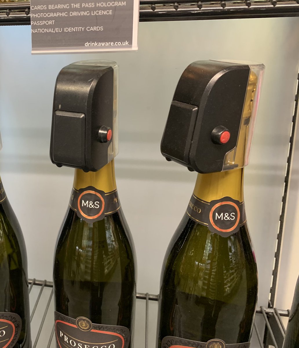 OFalafel's tweet photo. Just seen Daft Punk in M&amp;S https://t.co/lNPwKAcxSZ