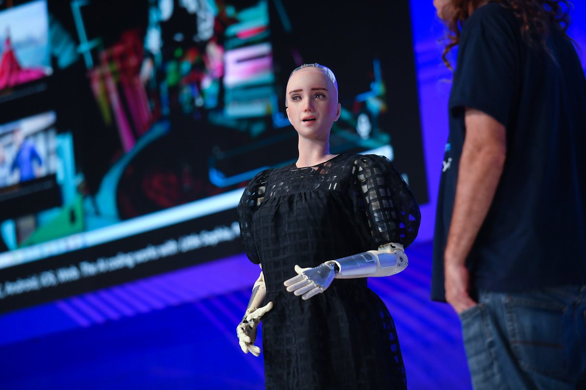 token2049's tweet photo. #TOKEN2049 Singapore 2022 Flashback 🇸🇬

@bengoertzel and @RealSophiaRobot talked about AI, Blockchain and Metaverse: Challenges and Synergies on #TOKEN2049Day2

Watch the full session here:
https://t.co/hwZMBuTL8M https://t.co/bxCWHirDFx