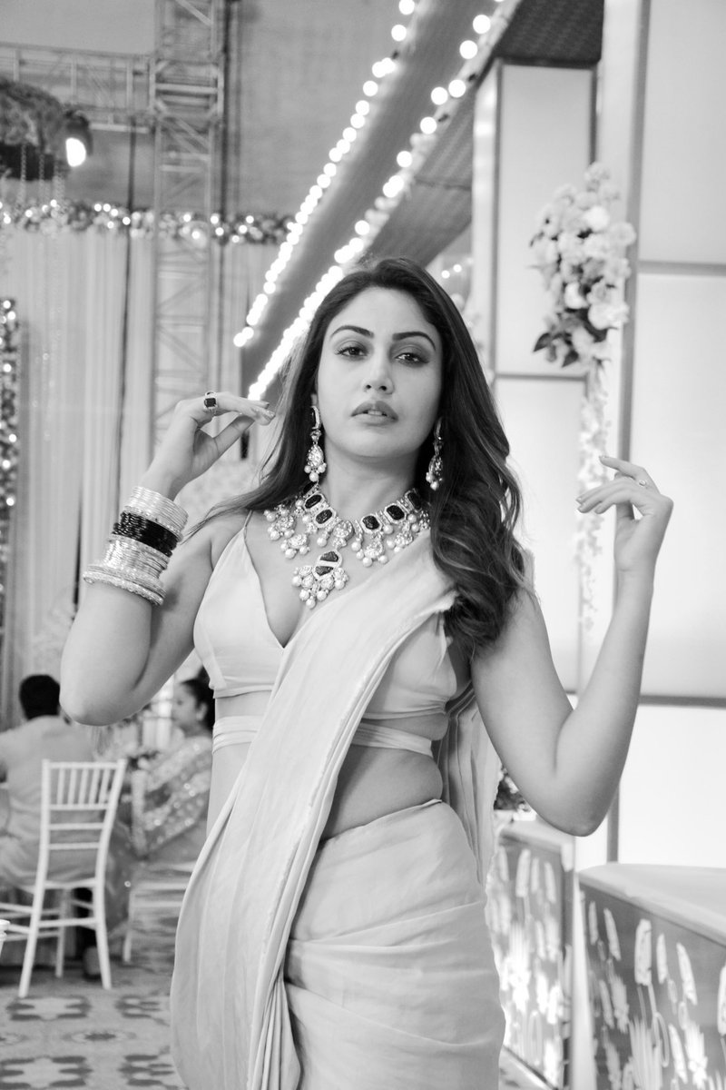 SurbhiChandna's tweet photo. 🍋
#manmeetshergill https://t.co/jbsZozUGoF