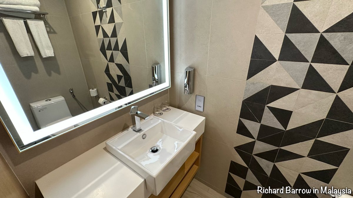 RichardBarrow's tweet photo. This is the room I’m staying in at OZO George Town Penang. Very comfortable with some great views. I particularly like the plug sockets that can take Thai plugs. No need for an adapter. I will be staying here for two nights. Tomorrow I will have a one day tour of the Island. https://t.co/WMFPLcGstr