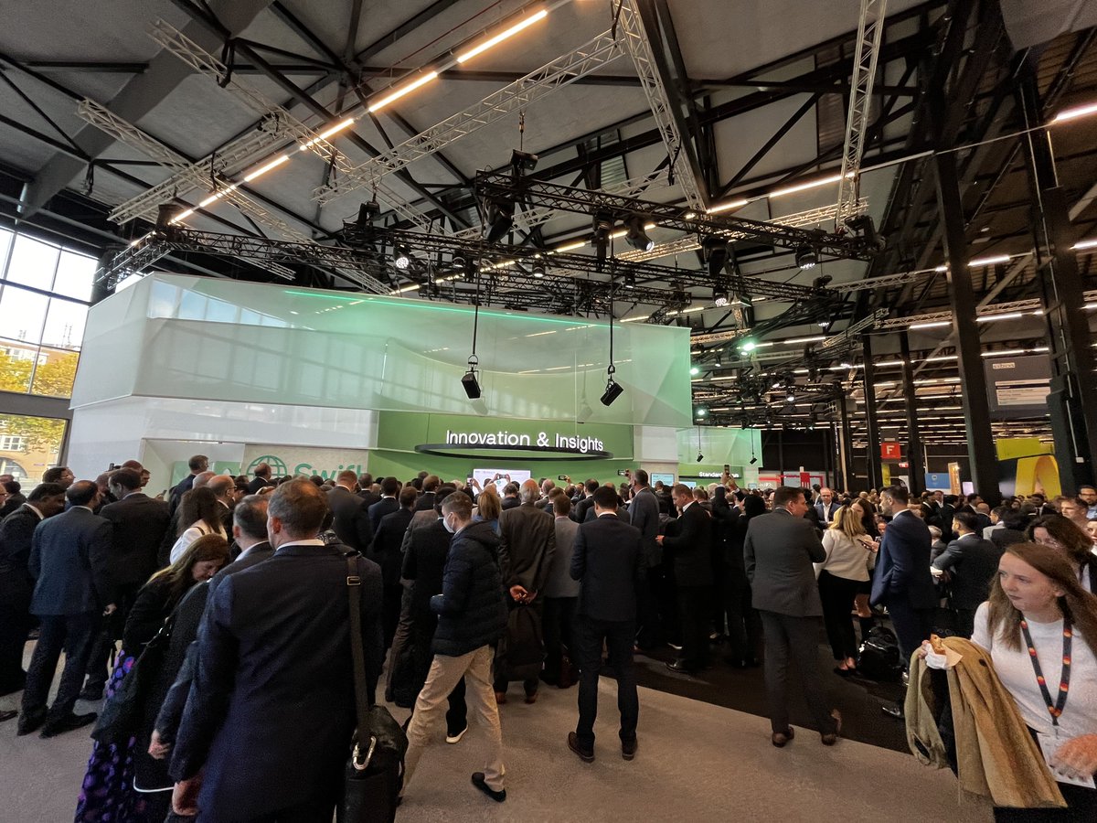 TCHtweets's tweet photo. Large, standing-room only crowd to hear “Interlinking instant payment systems: Immediate Cross-border Payments (IXB)”
at #sibos2022 with TCH, EBA CLEARING JPMorgan Chase & Co. Intesa Sanpaolo #IXB #RTPisReady #crossborder #realtimepayments https://t.co/mvPeLKoNSt