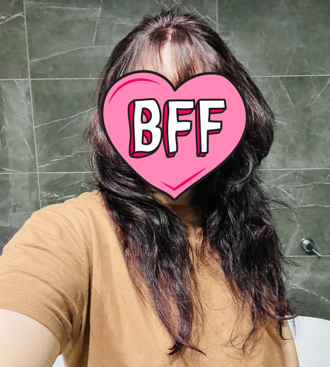 metaIdead's tweet photo. u can’t see it well but i went purple … hair messy and half straightened god help me i look a wreck but #TADAAAA https://t.co/ZHeqBD78Ia