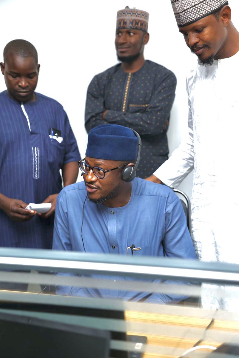 dikko_radda's tweet image. I was delighted to visit the @BatKsmCallCen call center in Abuja yesterday. The visit has gingered my zeal towards investing more in the younger generation when coming to power &amp;amp; promise to partner and attract more people to vote for Asiwaju and Kashim at the general elections.