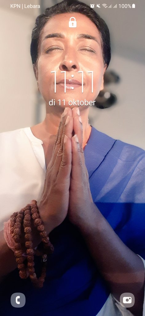 Hello? Is someone or something telling me something via my sreensaver? 
11:11 11 oktober? Hello, is there somebody...