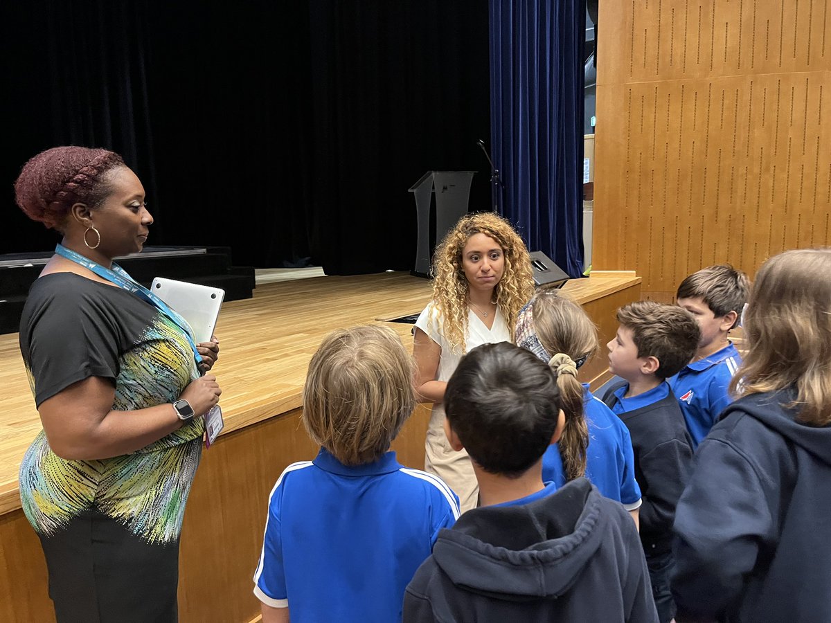 nohabish's tweet photo. What an inspirational morning with @mountaingipsy, the youngest #ArabWoman to summit #MountEverest! We really enjoyed hearing about how you #Persevered through your #CurlyAdventures! #Drive #GlobalCitizenship #Literacy #Inquiry #LeopardPride https://t.co/pWL3qtHBmF