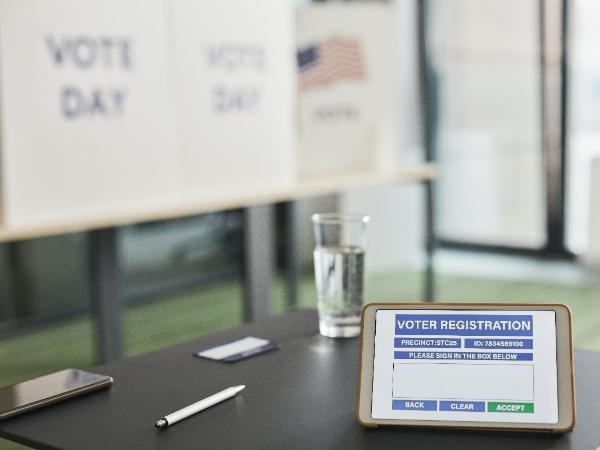 Rasmussen_Poll's tweet photo. Most Republicans Don’t Trust Electronic #Voting Machines... https://t.co/sR39owf9an #BreakingPoll https://t.co/izgzMgeubP