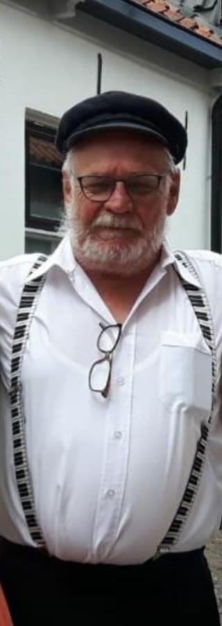 Alweer 3 jaar geleden en veel te jong overleden. Mijn lieve en altijd veel te drukke vader, Wallie.
Pa, ik mis je nog elke dag. 😘🥲  #familie #papa #life #family