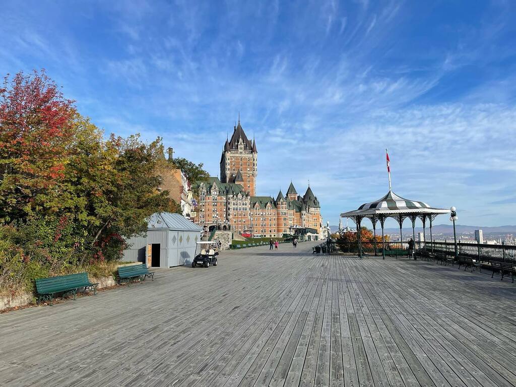 Walking around in #quebeccity before meetings today great start to the day #oldquebec #oldquebecity #fall #fallfoliage instagr.am/p/Cjk32GQrMAN/