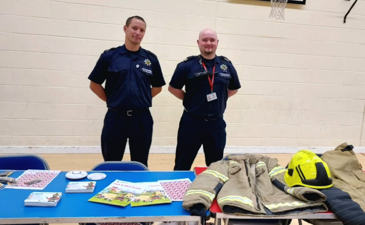 NFRS_Prevention's tweet photo. Prevention supporting Stockhill #stn20 @BrocklewoodP delivering safety education this afternoon #firesafety #testittuesday #education #prevention https://t.co/2AQIgz9t9G
