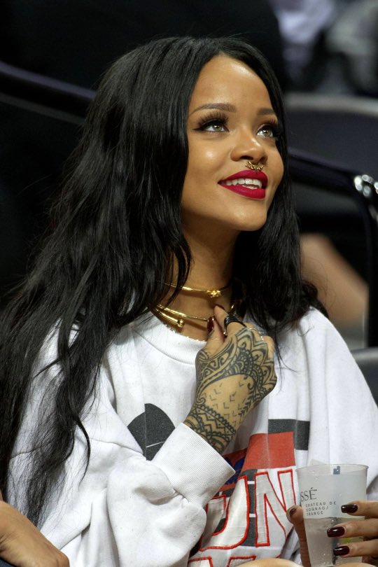 therihprint's tweet photo. one thing about rihanna; she’s the baddest alive https://t.co/0Vy7A6Ra2M