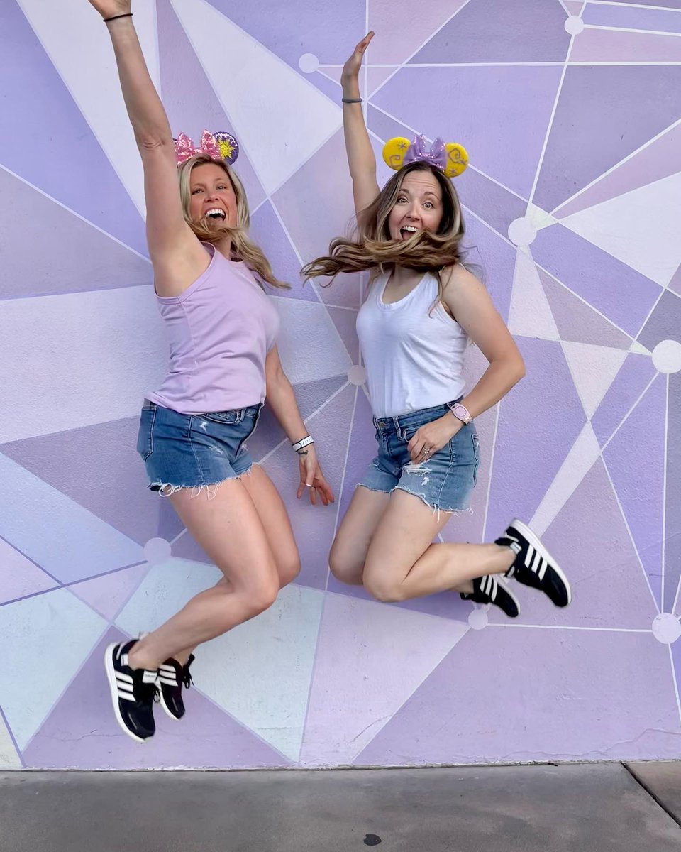 Jump at the chance to win an Orlando vacation with your bestie: bit.ly/3dNWQPX Enter our 12 Days of Getaways sweepstakes for a chance to experience the @WaltDisneyWorld Resort 50th Anniversary celebration with your friends! IG 📷 : themagiccountdown