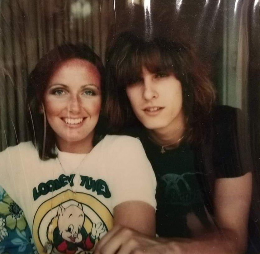 Young <a href="/NikkiSixx/">📷</a> with a friend. 1978
Credit: Angie Diehl