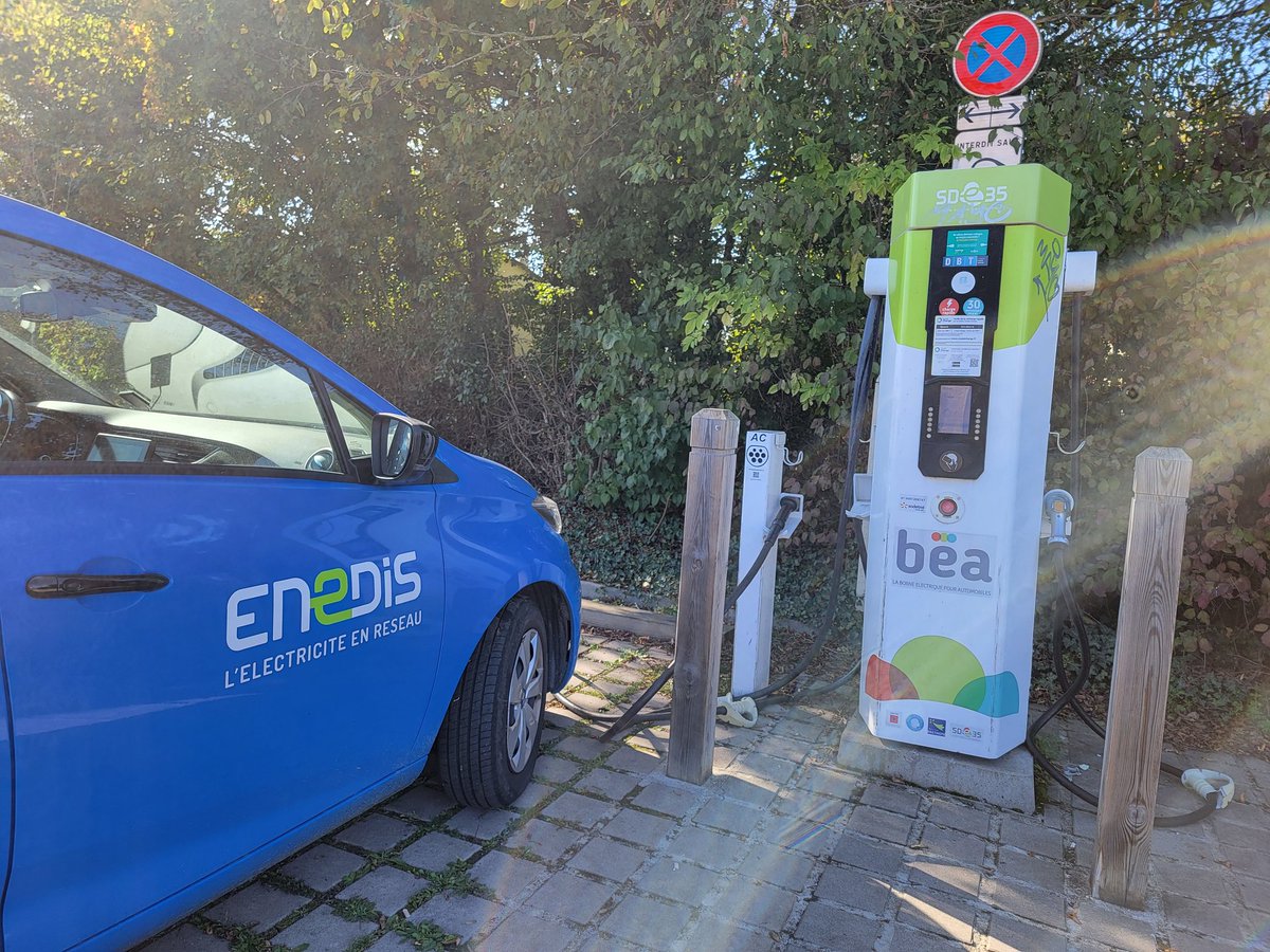 Un appoint bienvenue en ⚡pour finir cet aller-retour 
#Rennes <=> #Lorient en toute sérénité 😇 avec la #Zoé <a href="/enedis_bretagne/">Enedis en Bretagne</a>
Merci 👍 @SDE35_ #bea
#mobilitéélectrique
#SDIRVE
<a href="/mobilacteurs/">mobilacteurs</a> #oncontinue