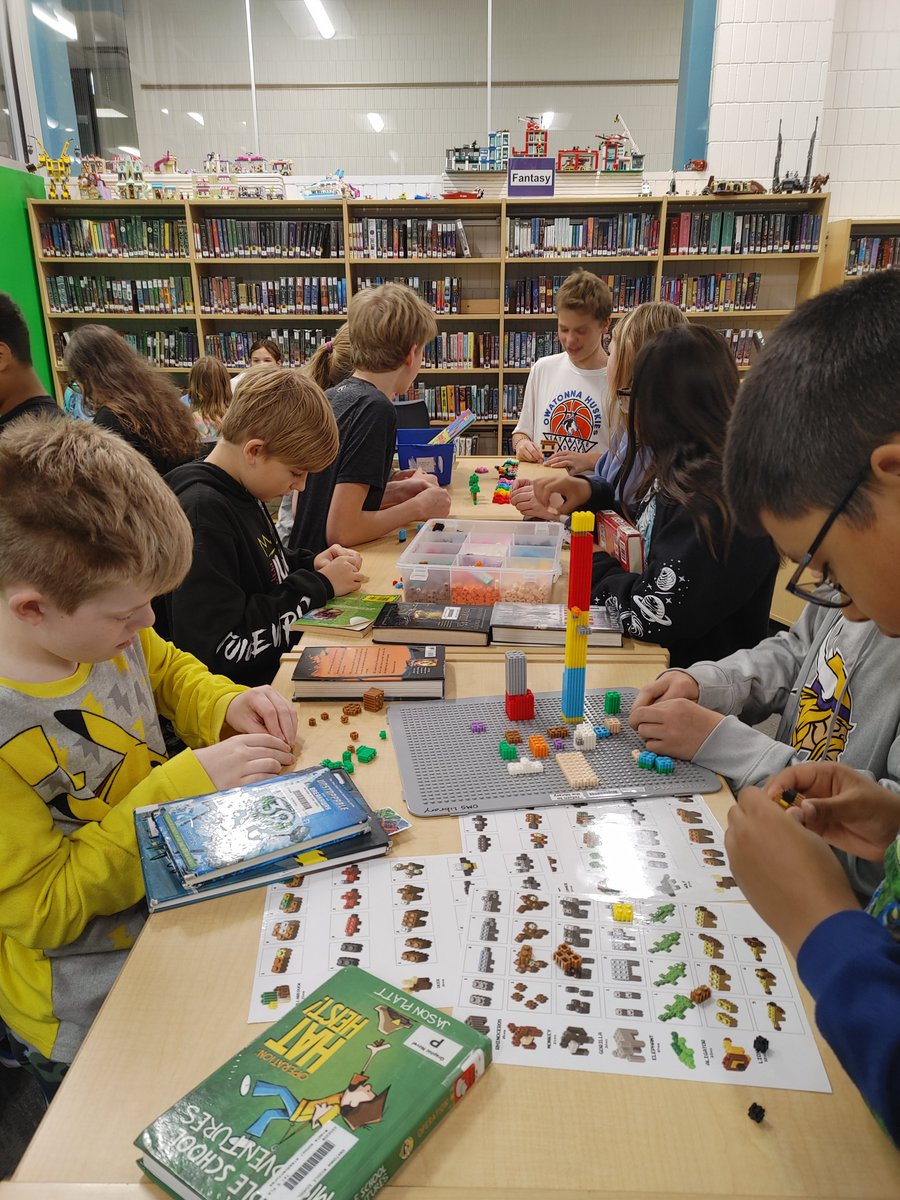 HESlittleVikes's tweet photo. OMS library media center is THE place to be! #noscreensrequired #21stcentury #creativeinnovators  

@Owatonna_MS https://t.co/JSG4zxWCcL