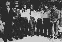 5TUDIOFORTYFIVE's tweet photo. #djangoreinhardt músico de #jazz, cumplía con características que lo hacían elegible para ser liquidado por los nazis: gitano, con defectos físicos, amigo de negros y judíos, y músico de un género prohibido por el régimen. Sin embargo el Third Reich lo amaba. 
#musica #Nazi https://t.co/mSVRP4Lme9