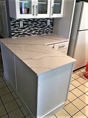 graniterra's tweet photo. We love being apart of the puzzle for renovations and being able help to bring new designs to life as we provide custom countertops to complete a desired look.
#stlouis #homeremodel #granite #stonework  #kitchendesign #home #granitecounters #beforeandafter #rennovation #custom https://t.co/IDyYhMuZNA