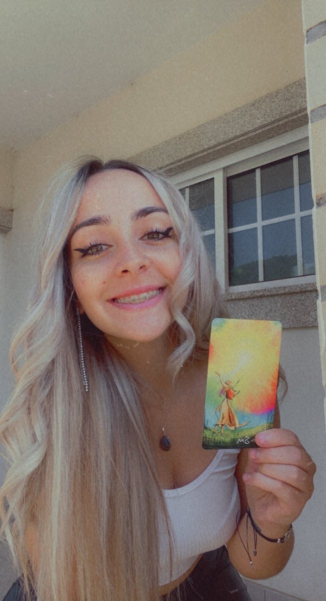 katvanessacc's tweet image. The Sun ☀️💜