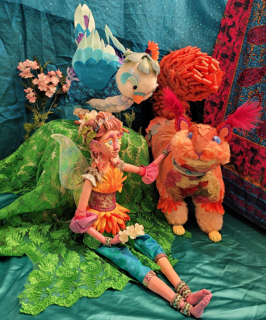 post_hummus's tweet photo. Hey hey, #PortfolioDay ! I'm Sasha, a mixed media artist who creates characters from a variety of materials. Kidlit, stop-mo, and puppets are my jam ✌️💕

🎨 https://t.co/og6chZRte0
📷 https://t.co/F4aegFIkAY
☕️ https://t.co/qJytVfMeLY
🌟 https://t.co/Km2RBY0iKt https://t.co/4DK3ZqdOVS