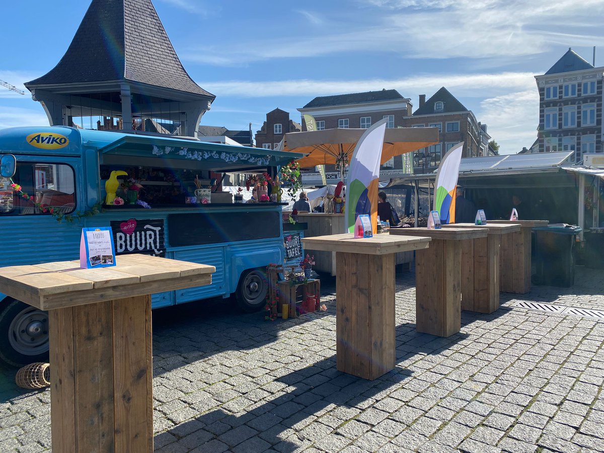 Royal_Cosun's tweet photo. Afgelopen vrijdag is de Dutch Food Week 2022 van start gegaan met ‘Voorproeven op de Markt’. Bezoekers gingen in gesprek met telers uit de regio onder het genot van een heerlijke portie friet van de Aviko foodtruck.
#theplantpositiveway #aviko #duurzaamheid #dutchfoodweek https://t.co/IFbSpaVQy4