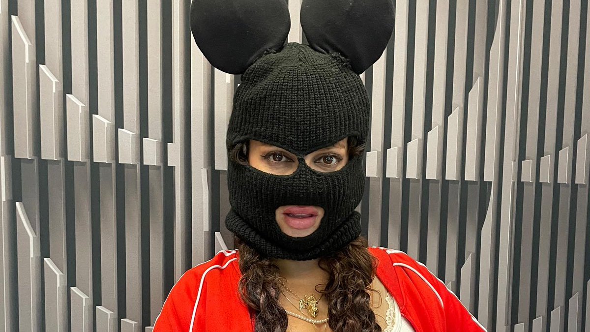 Rattrapez le dernier épisode chaud bouillant de «De l'huile sur le feu» sur RC OHdio 🔥 rc.ca/SZtvm4 <a href="/rebeccamakonnen/">Rebecca Makonnen</a> 

Avec Christiane Charette, Miss Me, @IsabellePicard7, <a href="/thomasleblanx/">Thomas Leblanc</a> et Catherine Ethier.