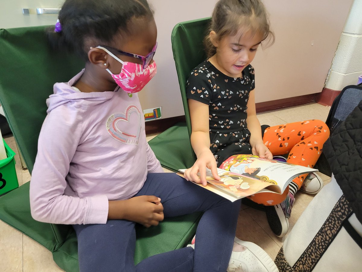 MrsChardoussin's tweet photo. We were very exicted to start partner reading today! @MrsRitterFRSD @CopperHillES https://t.co/RWFKAiGzh1