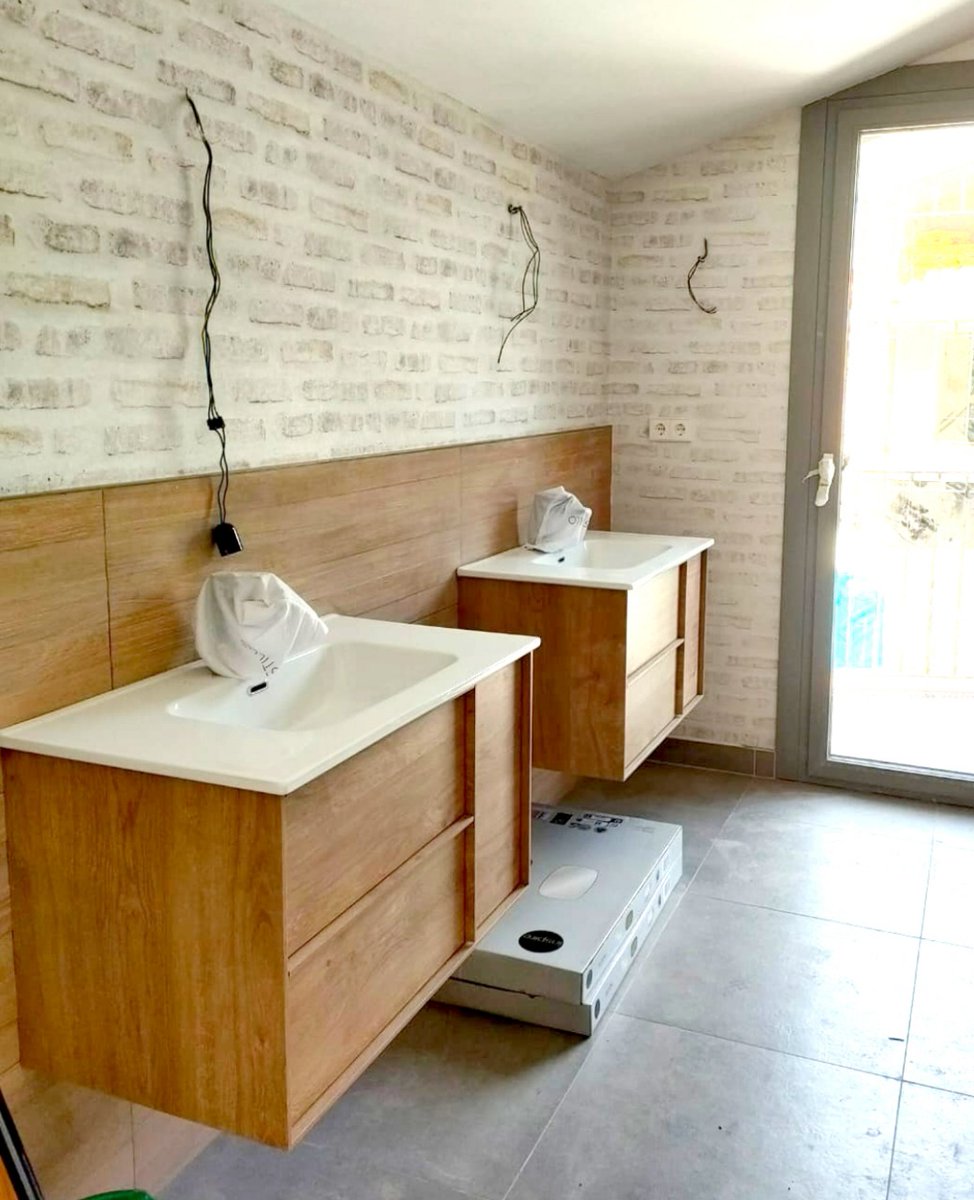 ConstruccionsR's tweet photo. Estem treballant en un xalet a Sispony, quin d’aquests banys t’agrada més?

#interiorismo #interiordesign #interiorisme #interiordesigner #interior #interiordecor #interieur #interieurdesign https://t.co/ZPwOa8roSS