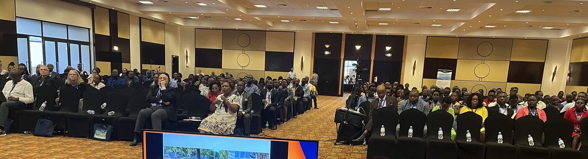 Dr_Murinzi's tweet photo. After presenting our MGHD research findings in @CIRHT conference, we started the 2nd phase to understand more barriers faced by youth in poor settings to access SRH services and find possible solutions. @ughe_org @HDIRwanda @Mackein5 @ColyseN @TsionYohannes https://t.co/eV9grVwu5Z