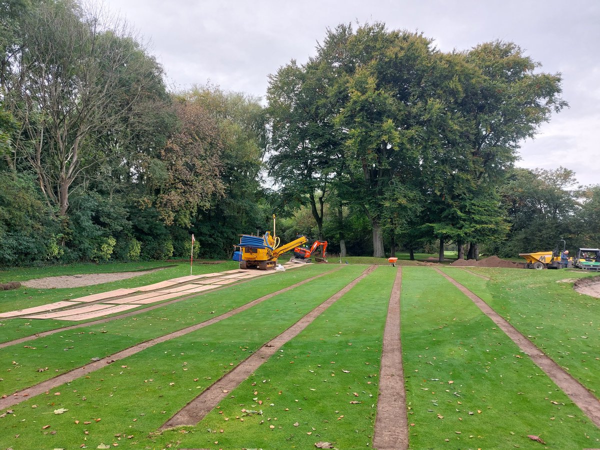 ChorltonGreens's tweet photo. 1st green drainage project in process. The lads from @Popesdrainage doing their stuff! #golfmates https://t.co/dAYryBsKMg