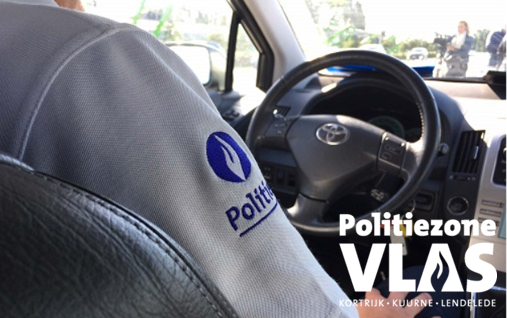 pzvlas's tweet photo. 📷 Goeienamiddag, hou deze week en dit weekend rekening met 'flitscontroles' in oa deze straten:
📍 Condédreef in #Kortrijk
📍 Bavikhoofsestraat in #Kuurne
📍 Rijksweg in #Lendelede
📍 Koninklijkestraat in #Kooigem
📍 Lauwsestraat in #Aalbeke
Respecteer de snelheidslimiet 👍 https://t.co/0qLNHzaB4U