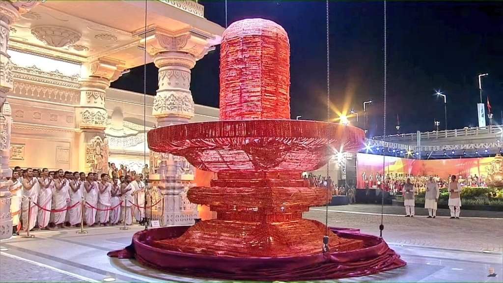 nishanktripath1's tweet image. आज @PMOIndia श्री @narendramodi जी ने श्री महाकाल लोक का लोकार्पण किया।
यह भव्य दृश्य आज पूरा संसार देख रहा है।
।।हर हर महादेव।।
#ShriMahakalLok 

@BJP4India @BJP4UP @Bjp4Awadh 
@myogiadityanath @UPGovt