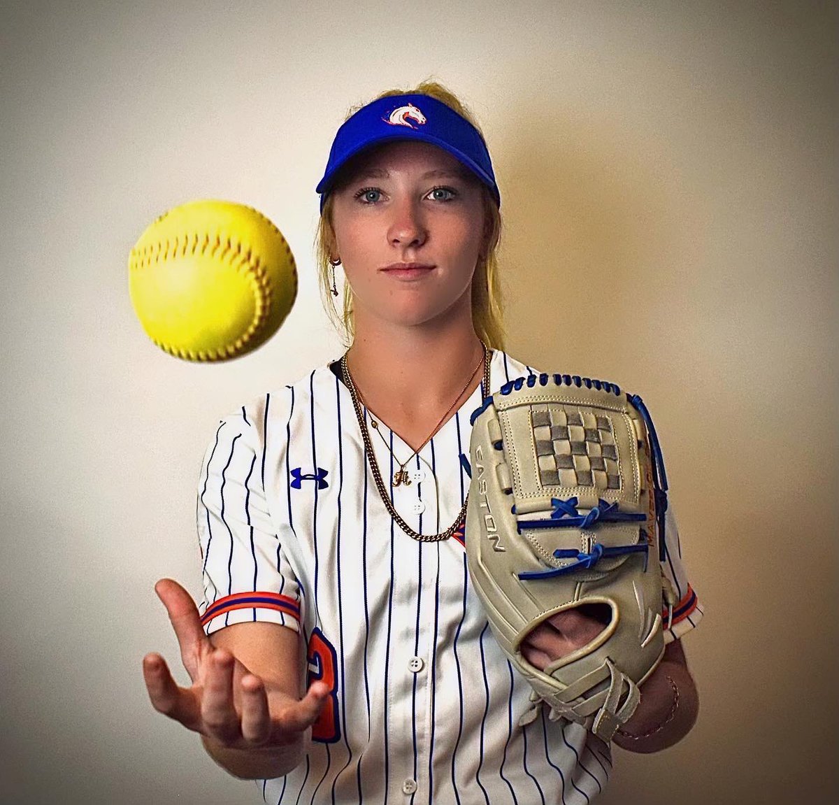 HaidenMcgehee's tweet photo. dreams do come true 💙🤙🏼 GO MAVS!  @coachkoons @BombersGldNat18 @withpurpose2020 @johntcarpenter @UTAMavsSB @Kara_Dill 

had to repost due to marketing! https://t.co/J3SeS2clY4