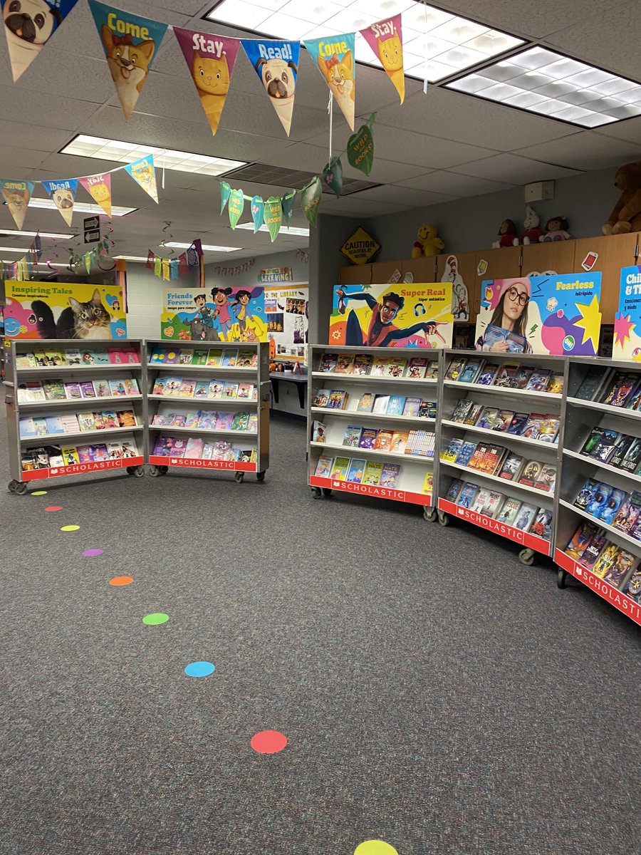 TinaMWeber24's tweet photo. Book Fair is here! We will be open from Oct. 12-19th, 2022.  Look for your kids wishlist.  We will be open during PT Conf. On Oct. 19th! ❤️👍📚⁦@USD449⁩ https://t.co/px0osJ0otH