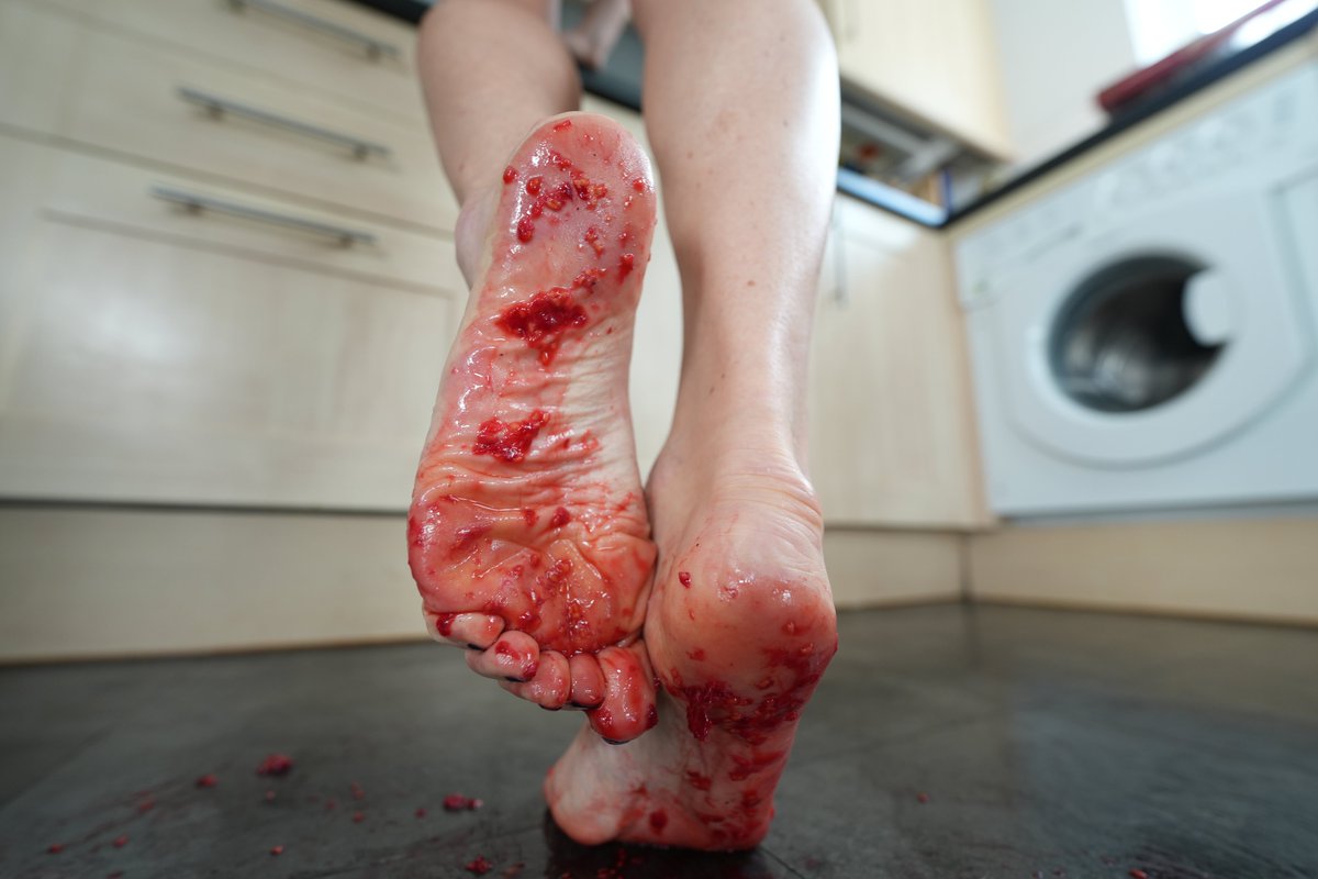 GiantessProd's tweet photo. Done something a little bit different today!
#footfetish #foottwitter #feet #feetfetish #cursh #crushfetish https://t.co/0BY068siE7