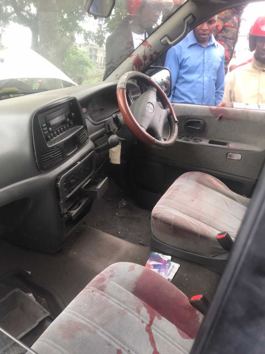 fidele_kitsa's tweet photo. #RDC: Un jeune d'une trentaine révolue tué par un élément de la #Police cet après-midi à #Goma lors d'un bouclage de véhicules. D'après des témoignages, le prénommé #Amissi a recu une balle au niveau du thorax. https://t.co/d7KC9RroKG
