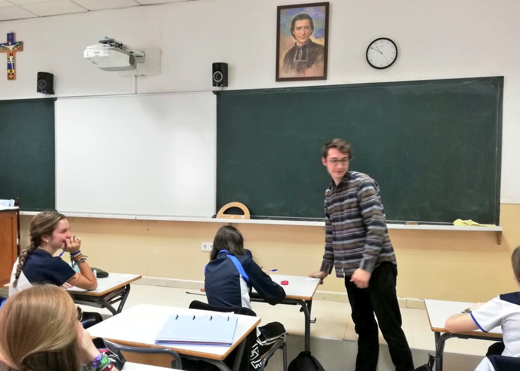 Como cada curso, recibimos a los 5 auxiliares de conversación de <a href="/cucc_educacion/">Centro Universitario Cardenal Cisneros (CUCC)</a> y <a href="/bgsu/">Bowling Green State University</a> que trabajarán con nosotros durante los próximos meses y ayudarán a nuestros estudiantes a seguir mejorando su nivel de inglés.
#BilingüismoMarista #AlumnadoFeliz #AlumnadoCompetente