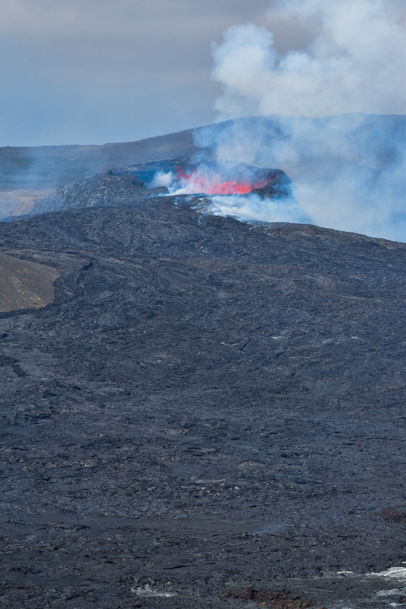 ADanielsVolc's tweet photo. some wholesome lava content for my 10 followers (Fagradalsfjall’s flow field last July (4/7/21) before the meradalir eruption) https://t.co/j512JeZZiq