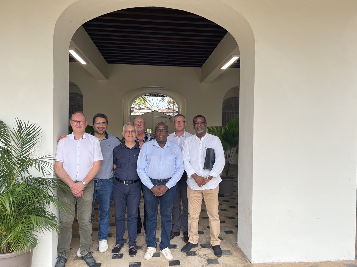 lucfarre's tweet photo. Rencontre avec le Préfet de #Guyane et avec les représentants de l’#UNSA Guyane pour aborder l’organisation des services de l’Etat #OSE,  la #sécurité , l’#attractivité du territoire, le #logement  ⁦@UnsaFP⁩ ⁦@UNSAPOLICE⁩ ⁦@UnsaDefense⁩ Unsa #Itefa https://t.co/0k3FSVUJrM