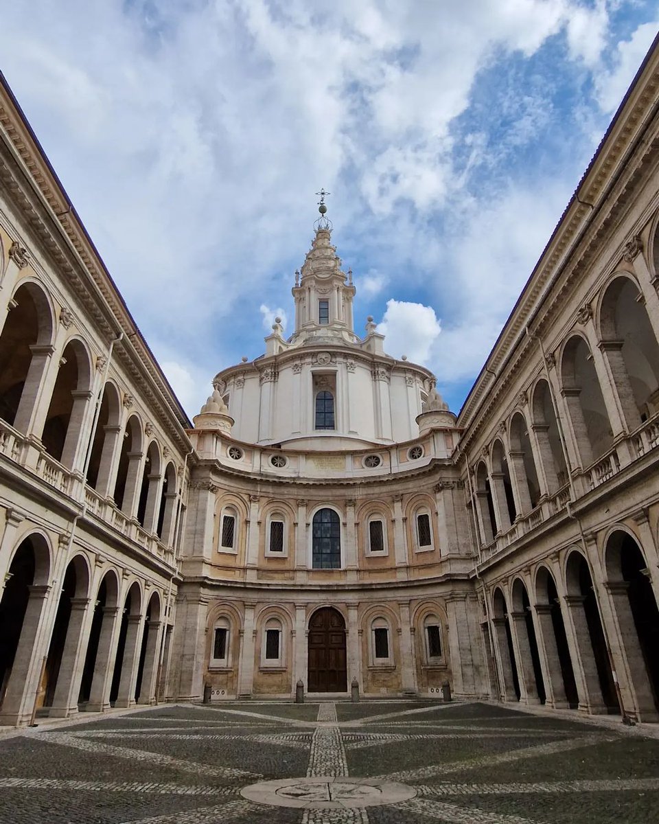 #BuongiornoRoma Credit: instagram.com/p/CjicOcWD5Rc/ - Chiesa di Sant'Ivo alla Sapienza