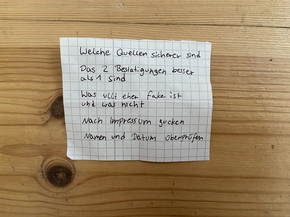 _S_Winter's tweet photo. War gestern an einer Brandenburger Oberschule und habe mit 8. Klassen über Fake News gesprochen. Darüber, was ein Impressum ist, wie man richtig googlet und Bilder rückwärts sucht. Am Ende habe ich sie gebeten, (anonym) aufzuschreiben, was sie aus den 90 min mitgenommen haben.✏️ https://t.co/GyNmS7jS4s
