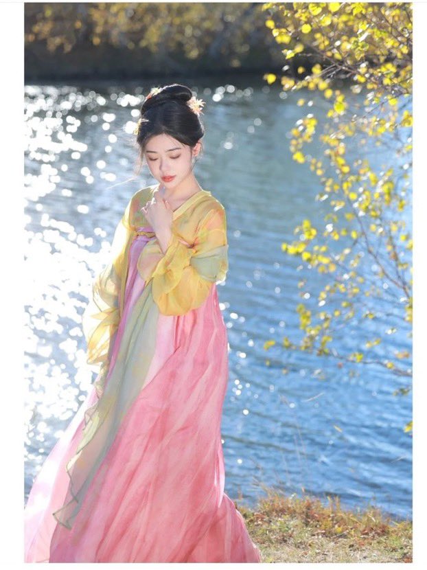 chunhjming's tweet photo. 青青河边草，悠悠万里道 https://t.co/6D51m5VaSb