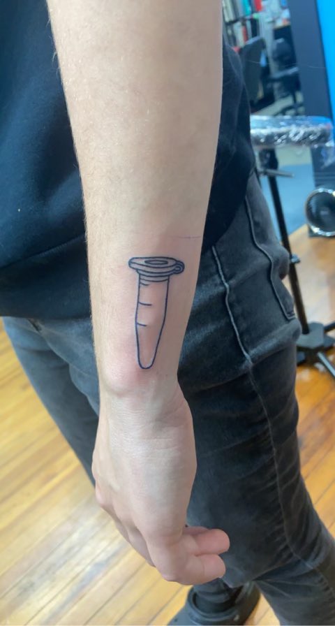 neuroadipo's tweet photo. New science tattoos for two lab members this week. Love it!! And they’re the lab’s fave tube and gel ladder, too 😂 #notaproductplacement #sciencetattoo https://t.co/2OMkspwPey