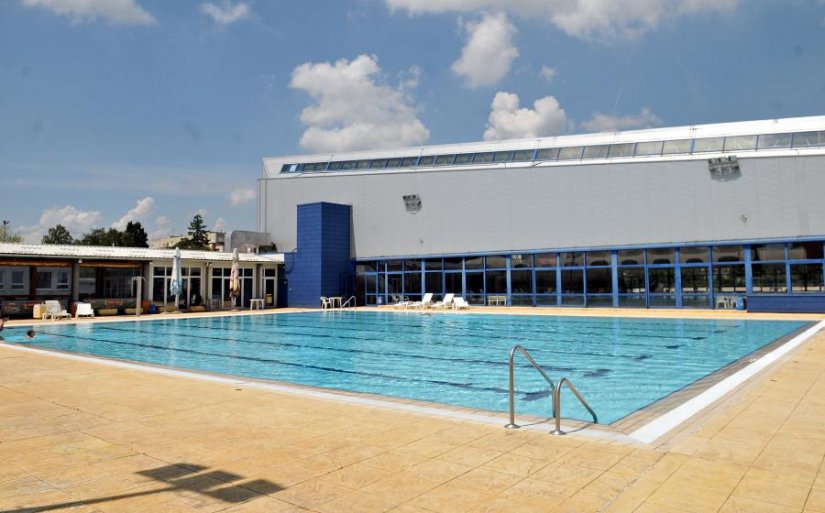 GRADSKI BAZENI Energetska obnova koštala bi oko 43 milijuna kuna, koliko je koštala i njihova izgradnja... Više na: bit.ly/3Eyjffc