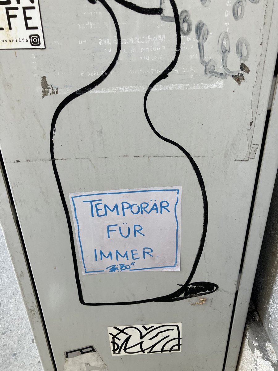 TanjaPaar's tweet photo. Typisch Wien! #Fundstück #Freyung #Provisorium für die #Ewigkeit https://t.co/kYS8Hm9EPa