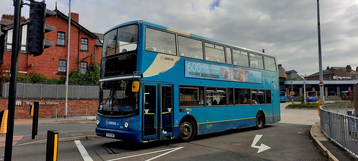 Guard_Amos's tweet photo. @arrivanorthwest @ADLbus
ALX400 bodied Volvo B7TL 4110 (CX55 EBC) makes for an unusual sight on route learning duties in Wigan on 11th October 2022 @FlatCapFromWN5 is this allocated to St Helens?
@BusesMagazine
#alx400 #volvo #b7tl https://t.co/mewIpx9SXc