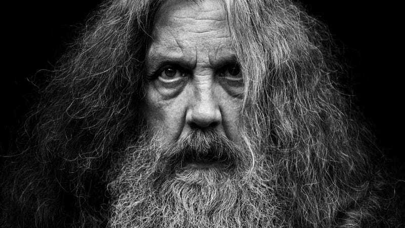 GizmodoES's tweet photo. Alan Moore critica el cine de superhéroes y sus seguidores por “infantiles” y “precursoras del fascismo” https://t.co/QYFaDKoKG6 https://t.co/2CYIBOFwll