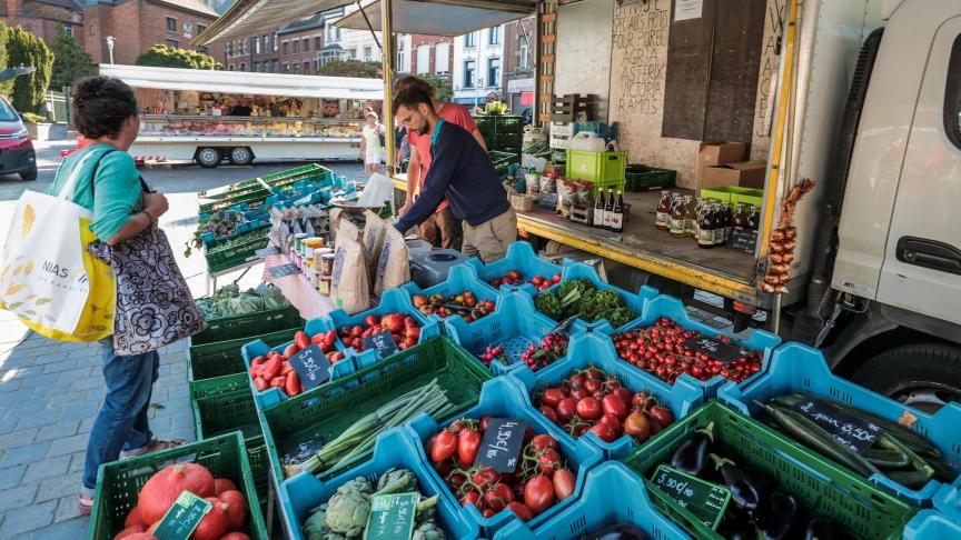 ( ･ั﹏･ั) 33 partenaires bruxellois luttant pour le droit à l'alimentation publient une #carteblanche dans <a href="/lesoir/">Le Soir</a>  l'occasion la Journée internationale de la #LutteContrelaPauvreté 👀Partagez la si ça vous parle, parlez en si vous la partagez ! #ssa 

lesoir.be/470341/article…