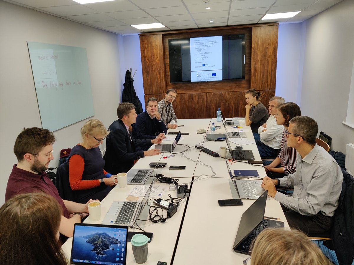 ERNACT's tweet photo. 🙌#ERNACT led #TPLproject partners met in Galway 🇮🇪 to test #disruptivetechs at the @insight_centre.
Hosted by @uniofgalway, partners exchanged ideas on how to co-create #publicservices engaging citizens through #innovative & collaborative ways.
👉More https://t.co/bNrCF1IGAO https://t.co/ihb6SXvsFM