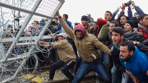 EdwardHobden's tweet photo. Greece's Minister Takis Theodorikakos reveals that 200,000 attempted border crossings were registered in the Evros region since the beginning of 2022
Mass immigration, invasion, colonisation, #theGreatReplacement
We have no choice but to
#defendeuropeꓥ
#DefendEngland https://t.co/mCWlh3yGyJ